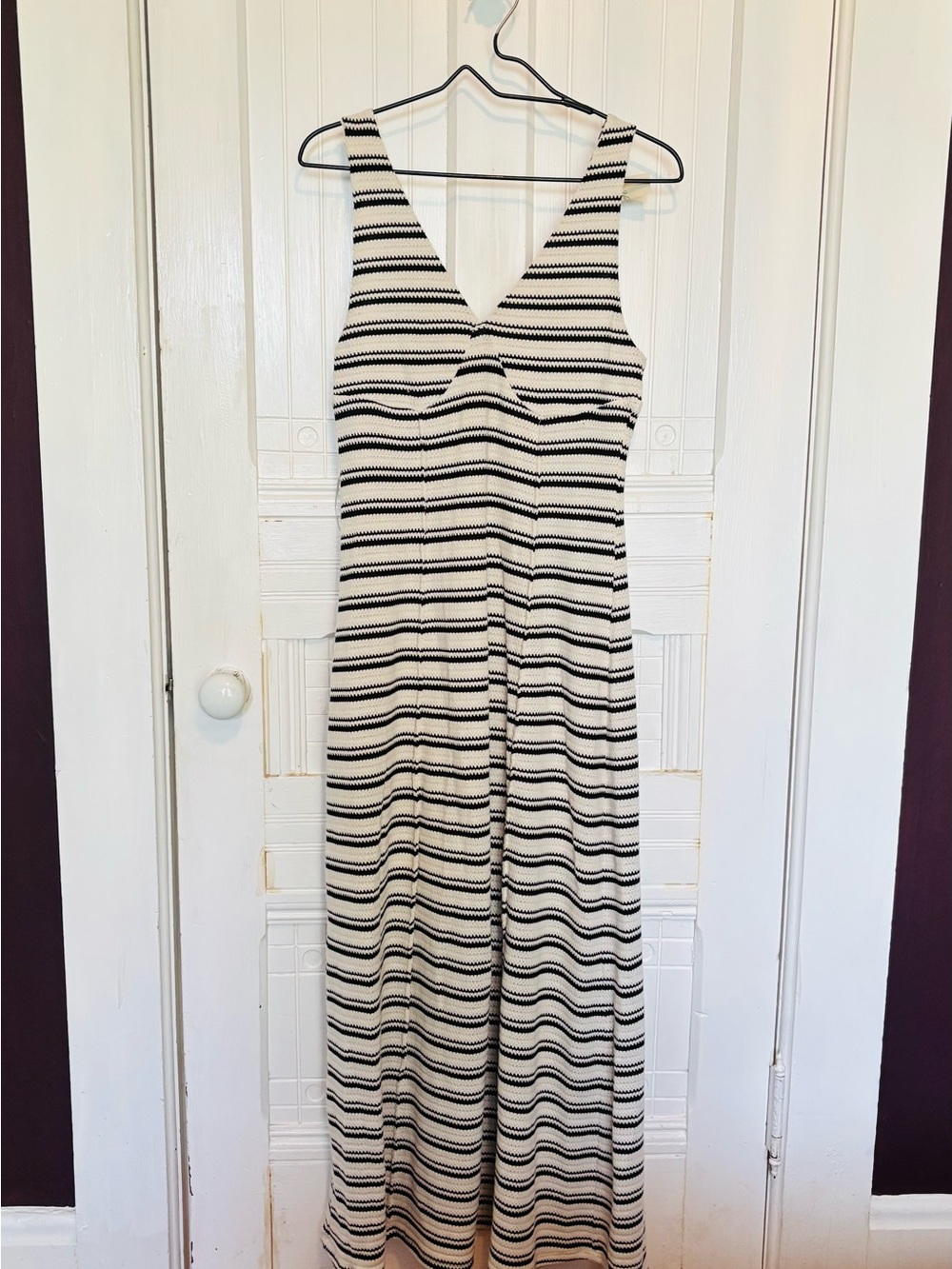 Universal Thread Black & Cream Striped V-Neck Maxi Dress